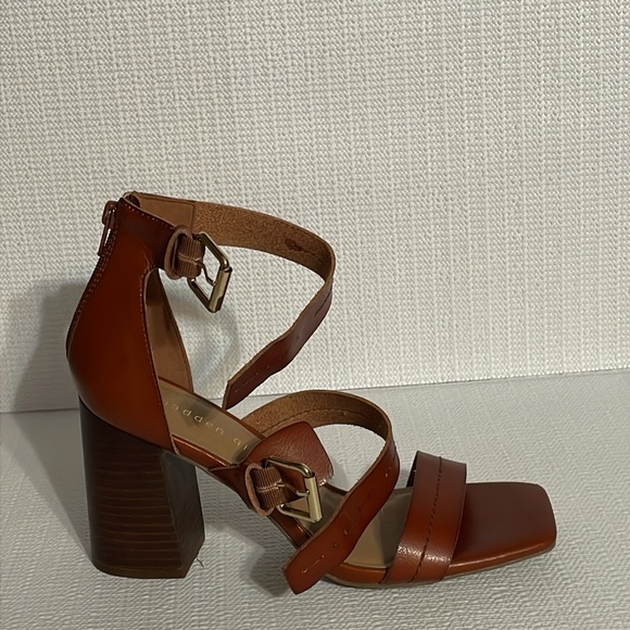 Madden girl, block heel sandals. - Picture 6 of 10